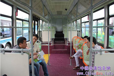 全新12米級(jí) 恒通混合動(dòng)力新能源客車亮相國(guó)際科技博覽會(huì)